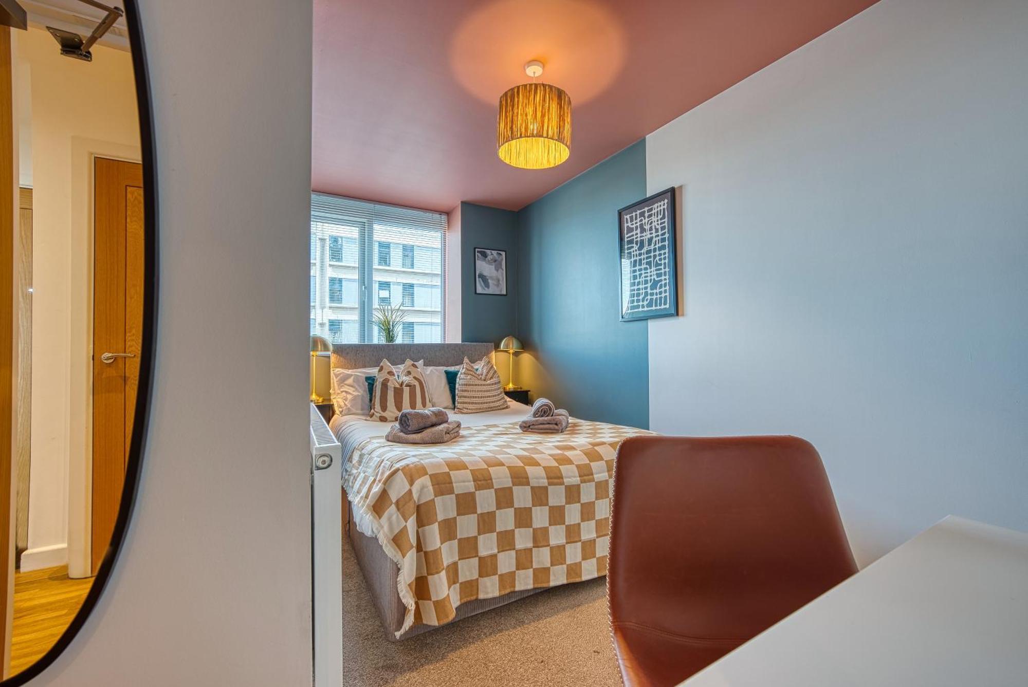 2-Bedroom Stunning, Stylish & Central City Apartment, Spacious, Sleeps 6, With On-Site Parking - Near Gunwharf Quays & Beach - By Blue Puffin Stays Portsmouth Exterior foto